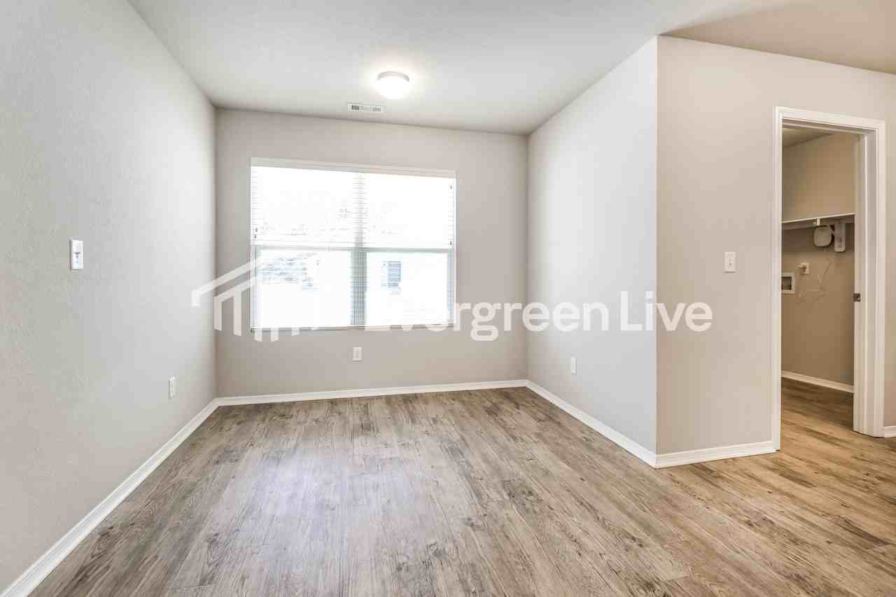 1952 Auburn Hills Dr - Photo 5 of 14