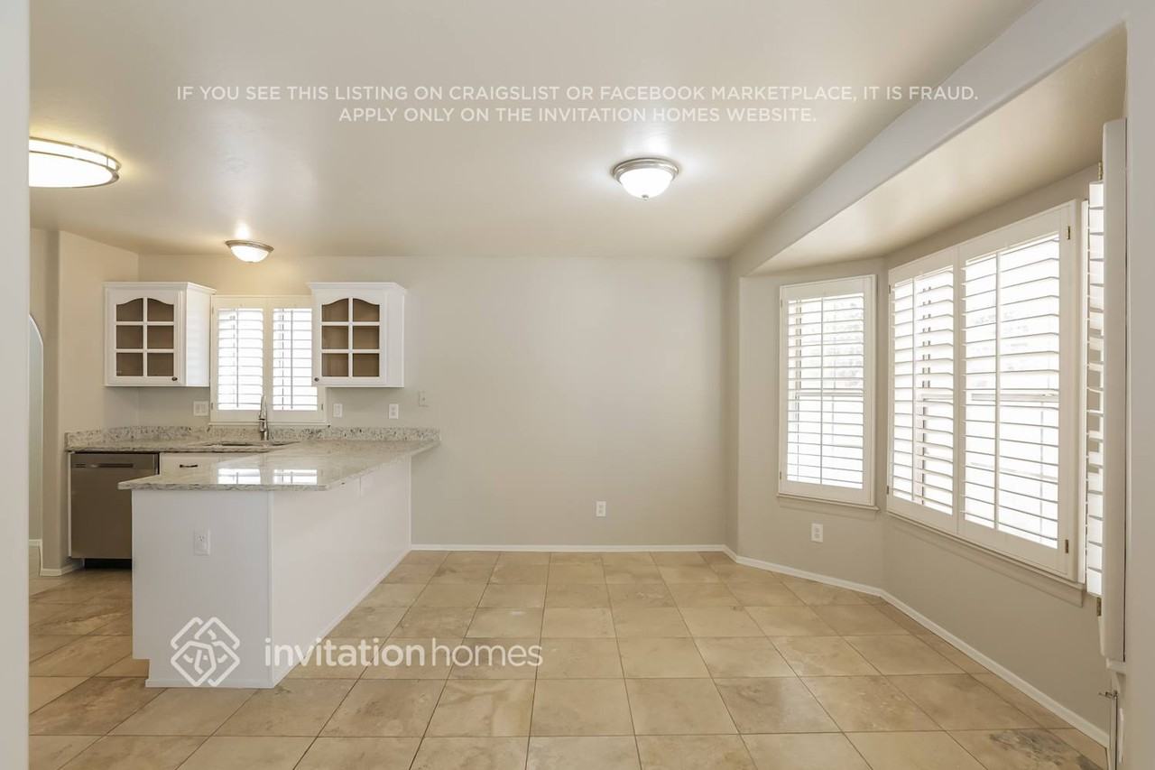 1405 W Crystal Springs Dr - Photo 6 of 17