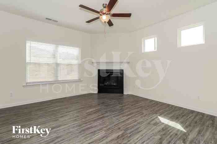 106 Malbone St Sw - Photo 3 of 15