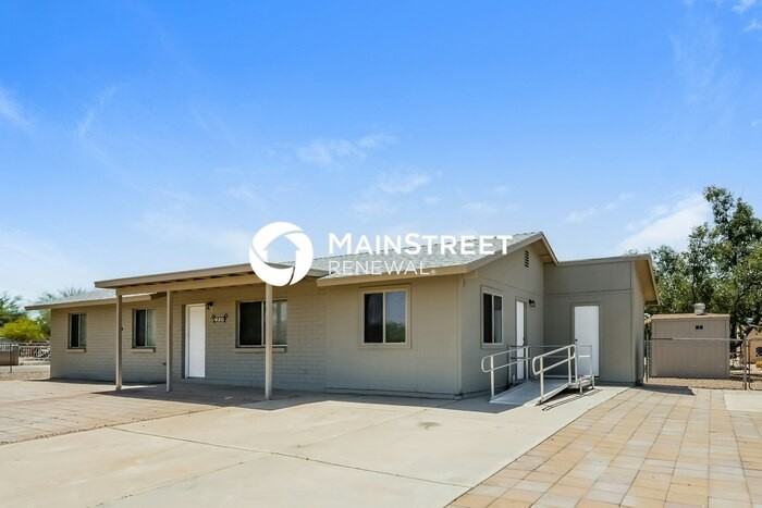 7400 W Calle Medina - Photo 3 of 16