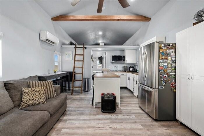 32092 Torrence Rd - Photo 3 of 10