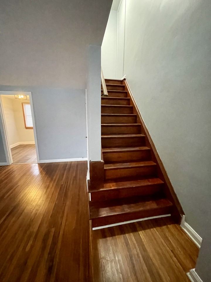 41 Hollywood Ave #LEFT - Photo 3 of 11