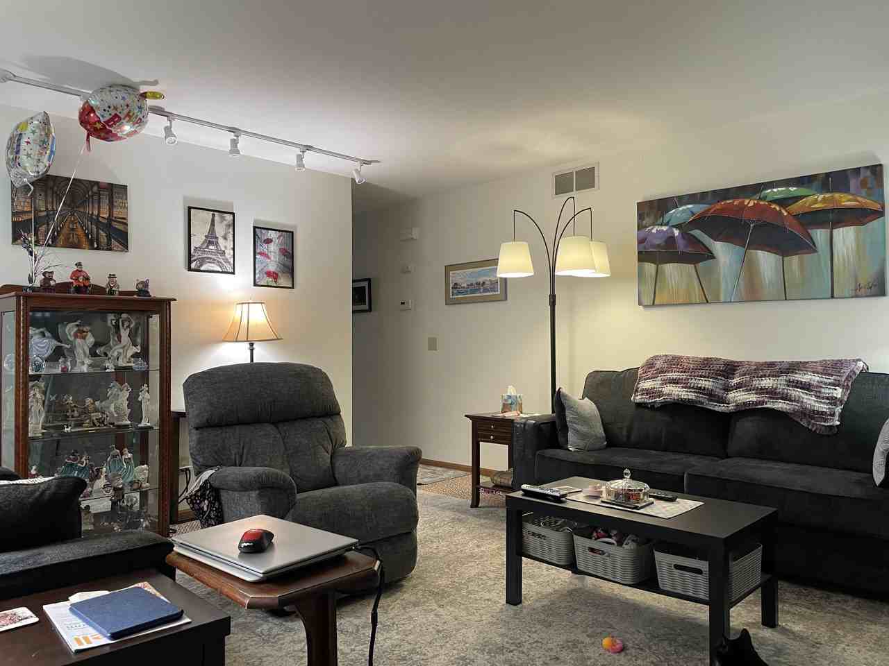 1109 Wayridge Dr #4 - Photo 2 of 32