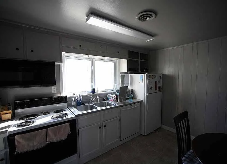 133 Van Buren St #NA - Photo 2 of 5