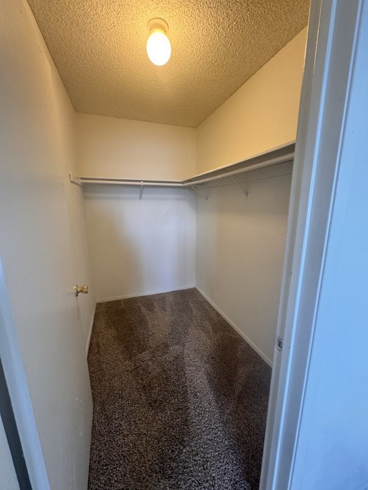 9842 Hamilton Ave #14 - Photo 3 of 16