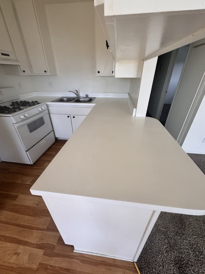 9842 Hamilton Ave #14 - Photo 6 of 16