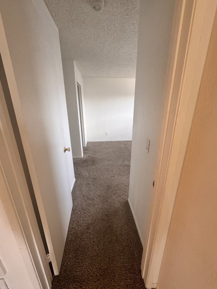 9842 Hamilton Ave #14 - Photo 7 of 16