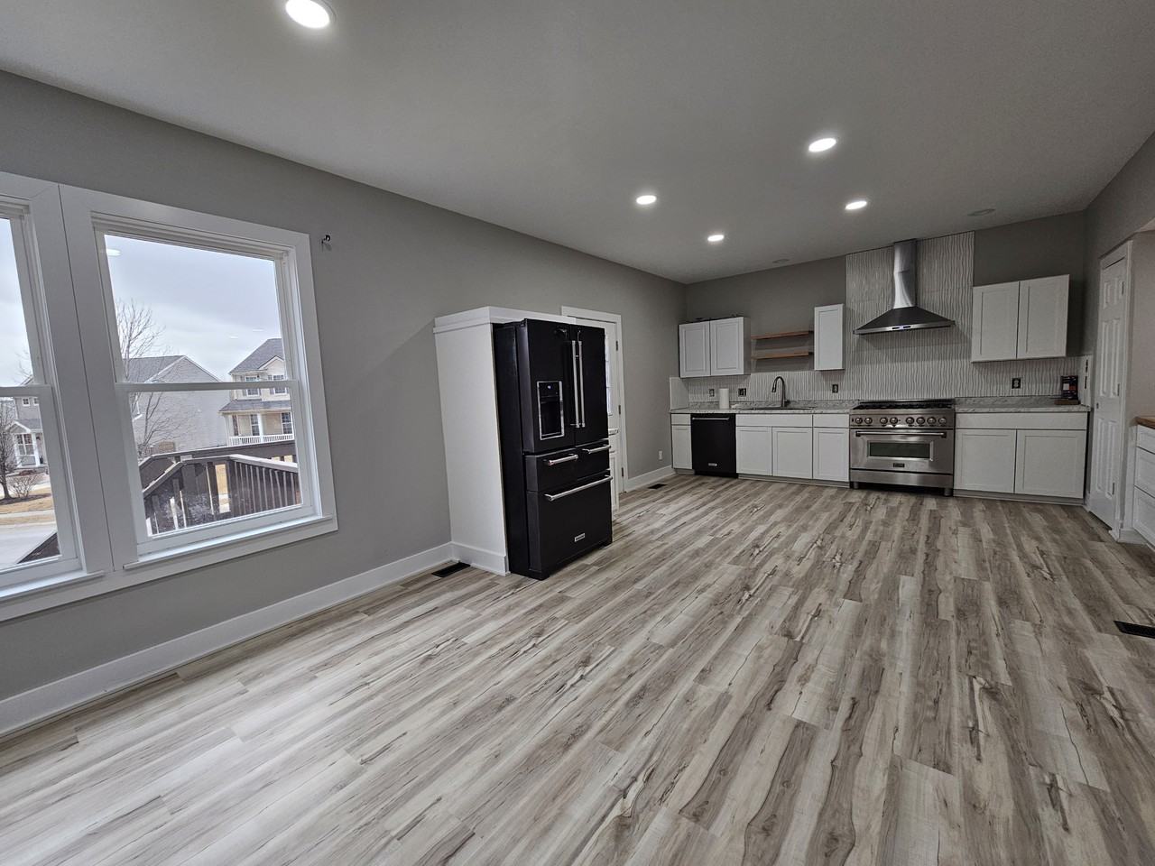 2402 Crystal Dr #NA - Photo 2 of 29