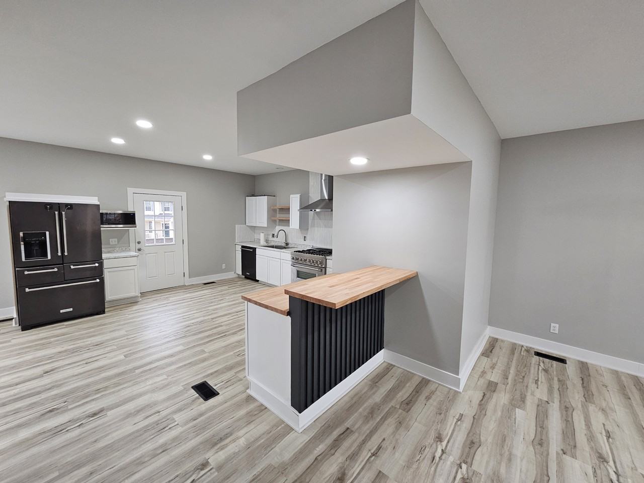 2402 Crystal Dr #NA - Photo 3 of 29