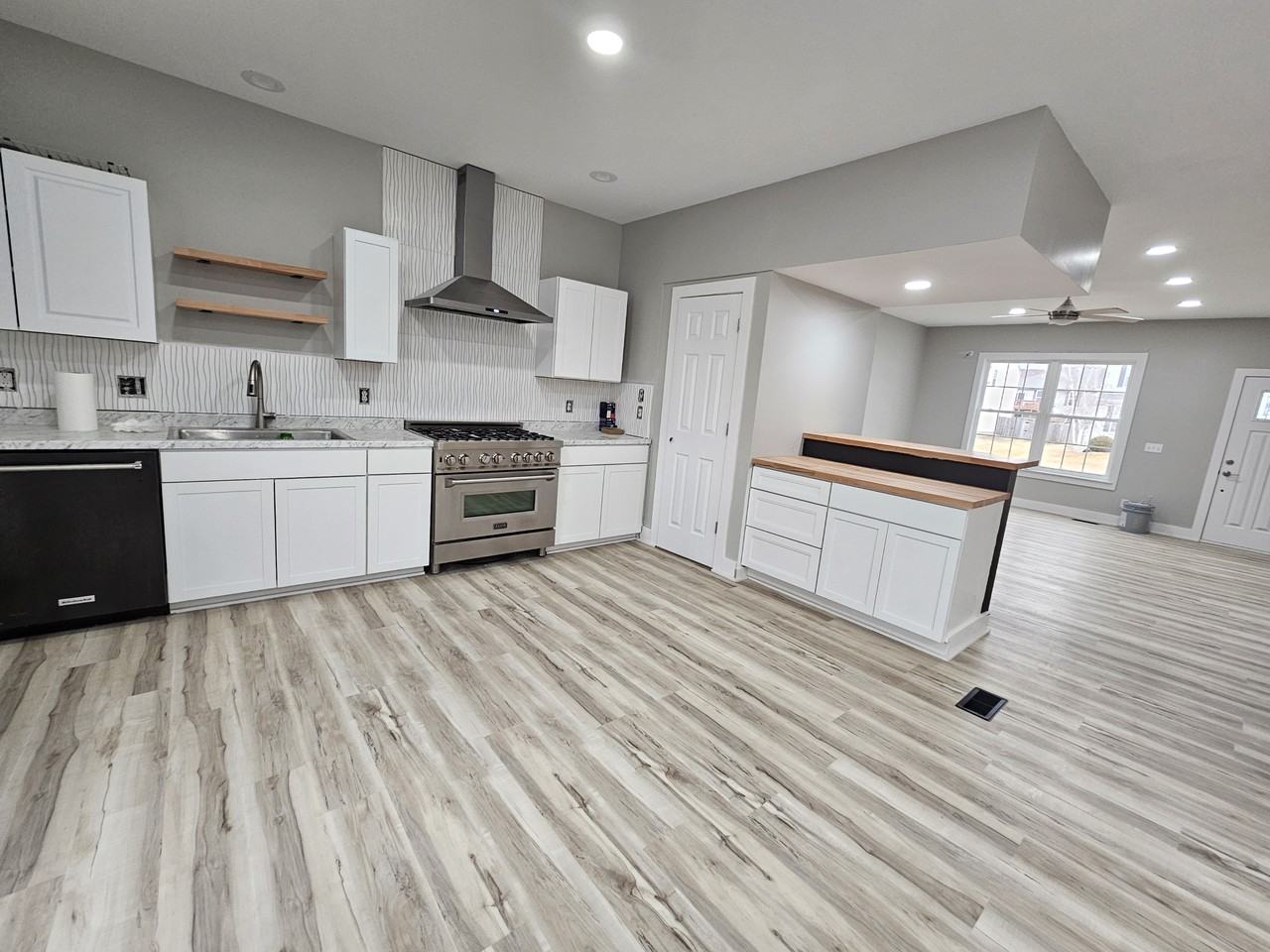 2402 Crystal Dr #NA - Photo 4 of 29