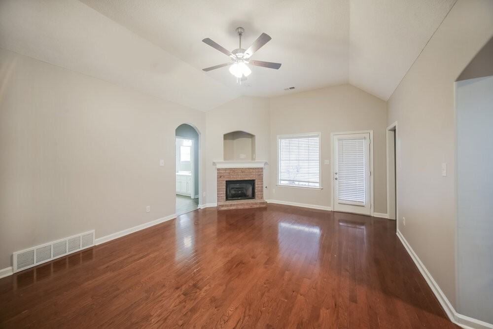 8662 Valmont Cir - Photo 5 of 16