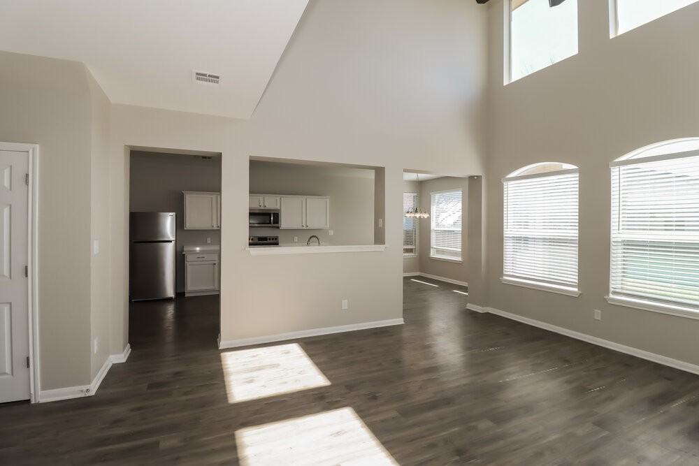 539 W Metcalfe St - Photo 6 of 17