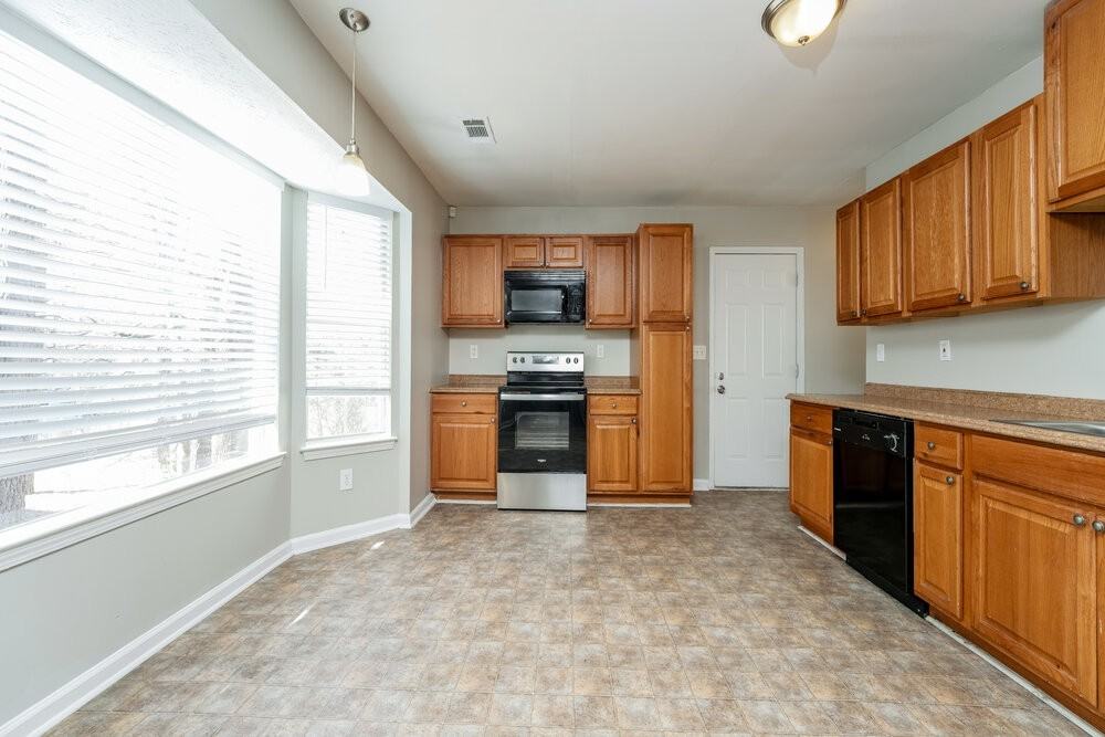 3213 Kings Glen Dr - Photo 6 of 17