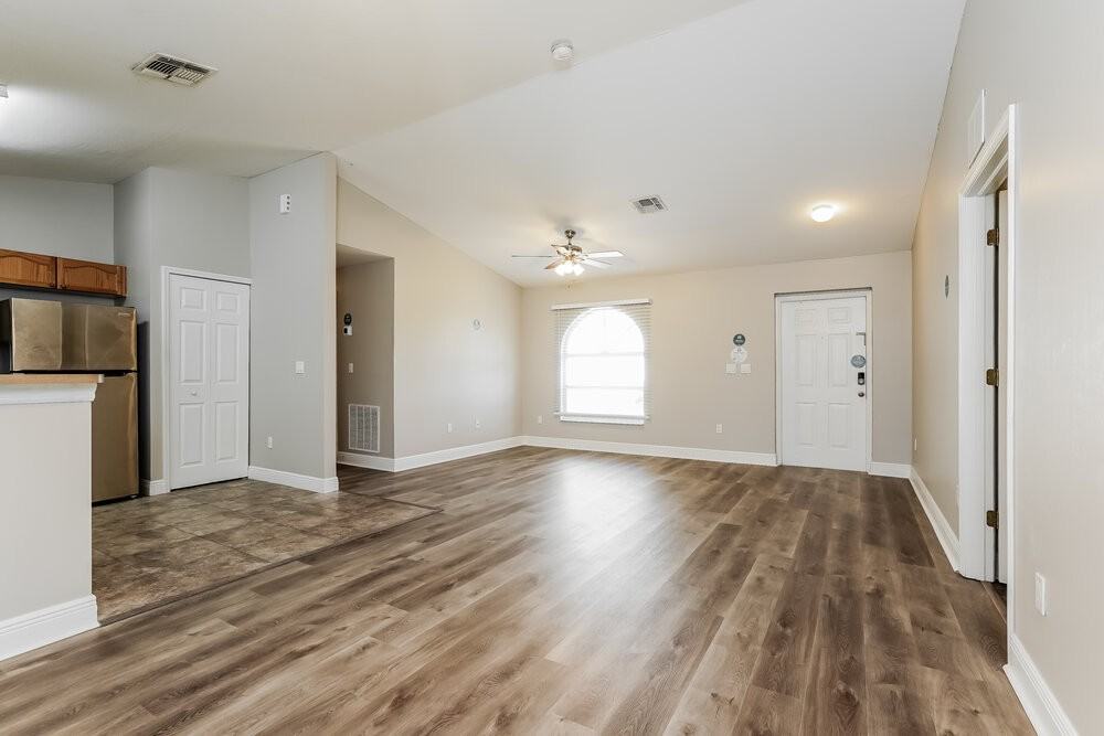 3421 33rd St Sw - Photo 4 of 16