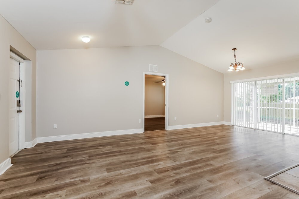 3421 33rd St Sw - Photo 5 of 16