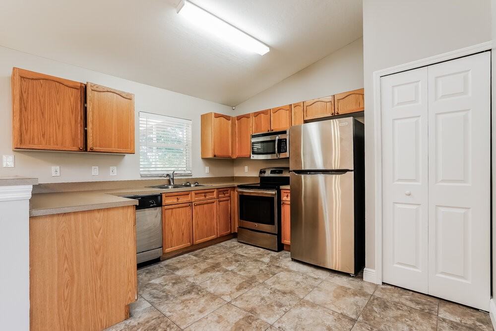 3421 33rd St Sw - Photo 7 of 16