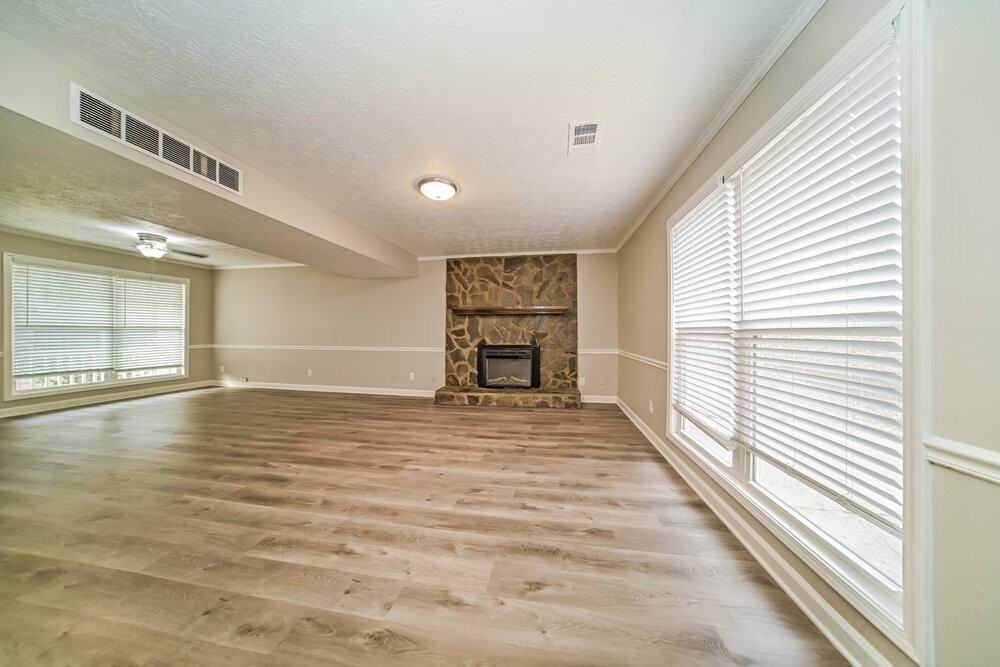 4 Ironwood Ct - Photo 5 of 17