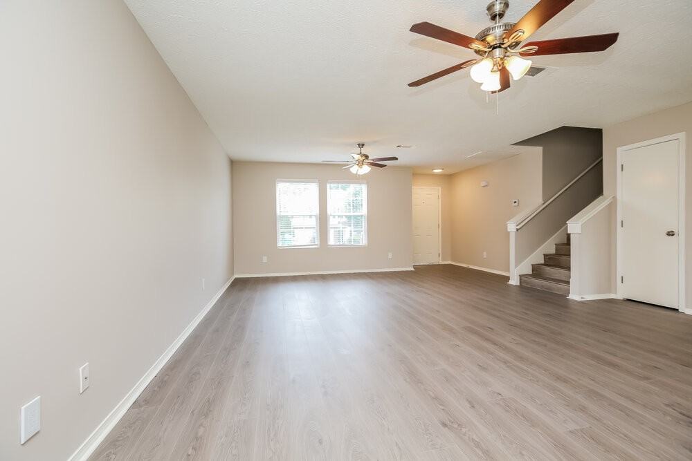 807 General Barksdale Dr - Photo 5 of 17