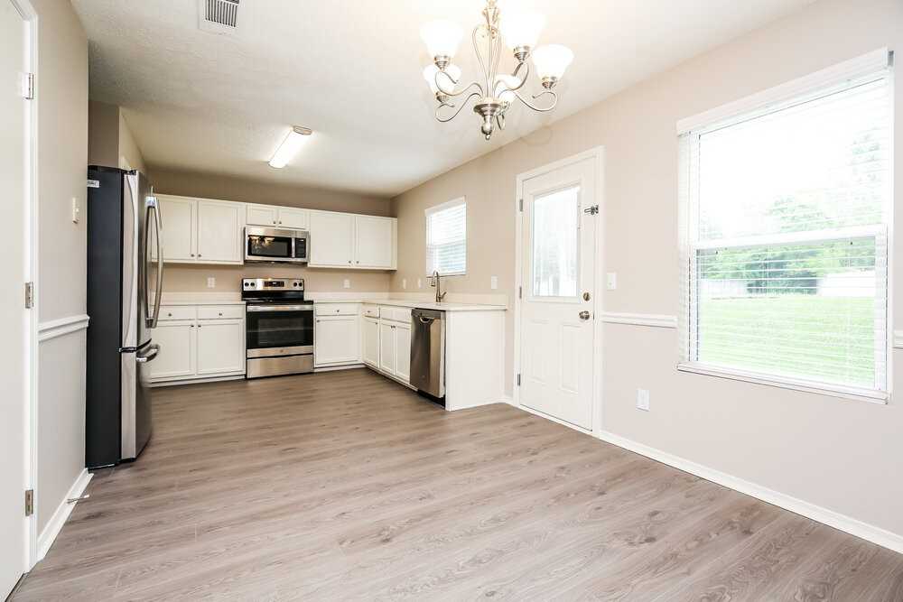 807 General Barksdale Dr - Photo 6 of 17