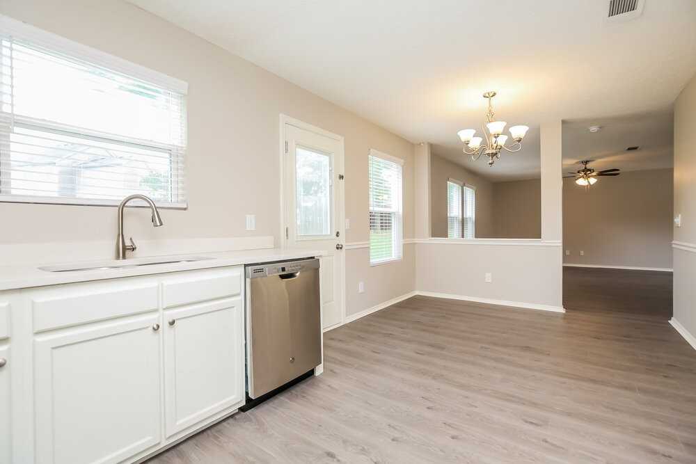 807 General Barksdale Dr - Photo 7 of 17