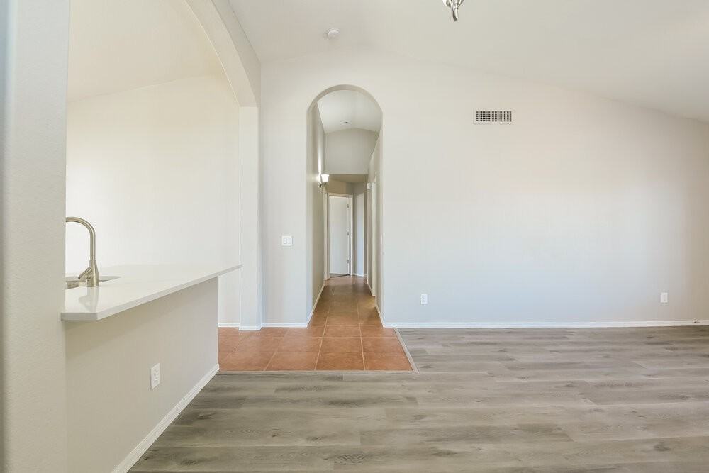 3725 W Cat Balue Dr - Photo 5 of 16