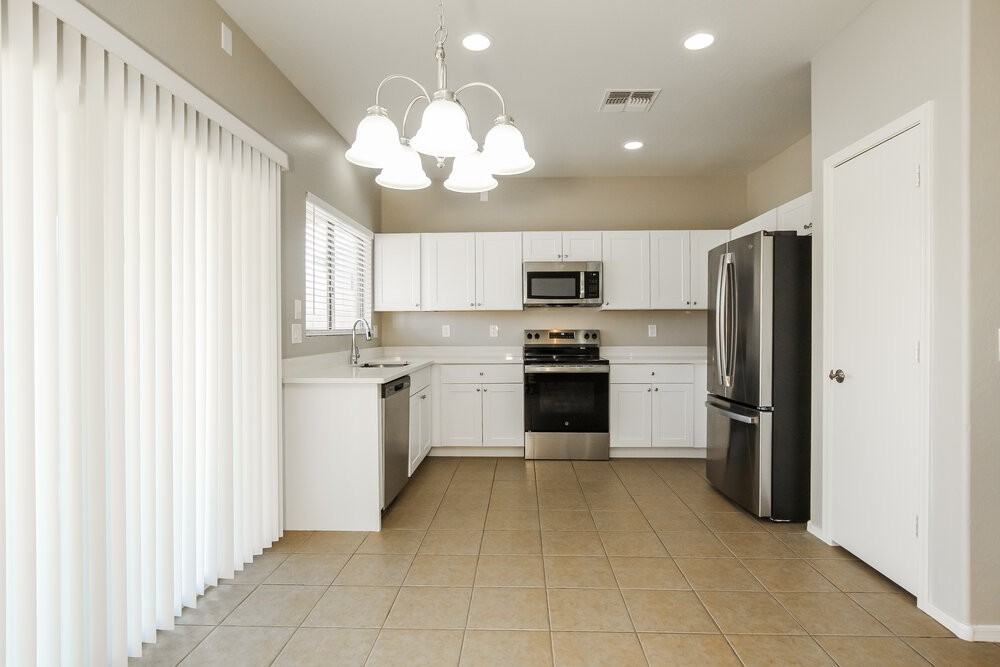 9313 S 35th Dr - Photo 5 of 17