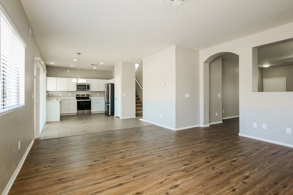 9313 S 35th Dr - Photo 7 of 17