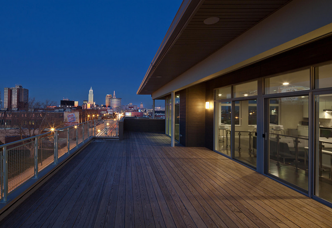 32 West - Photo 4 of 50