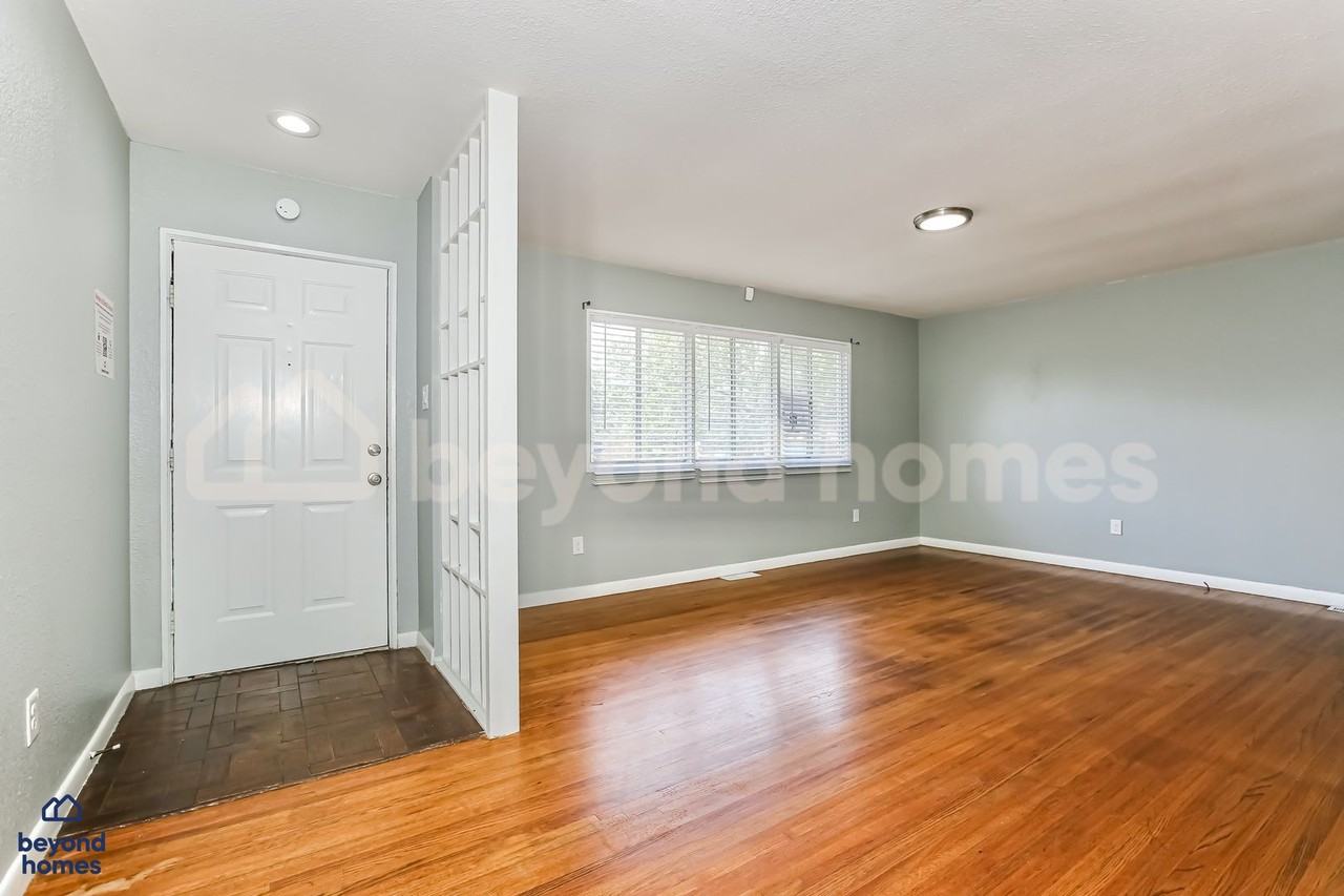 1923 Biscayne Dr - Photo 3 of 20