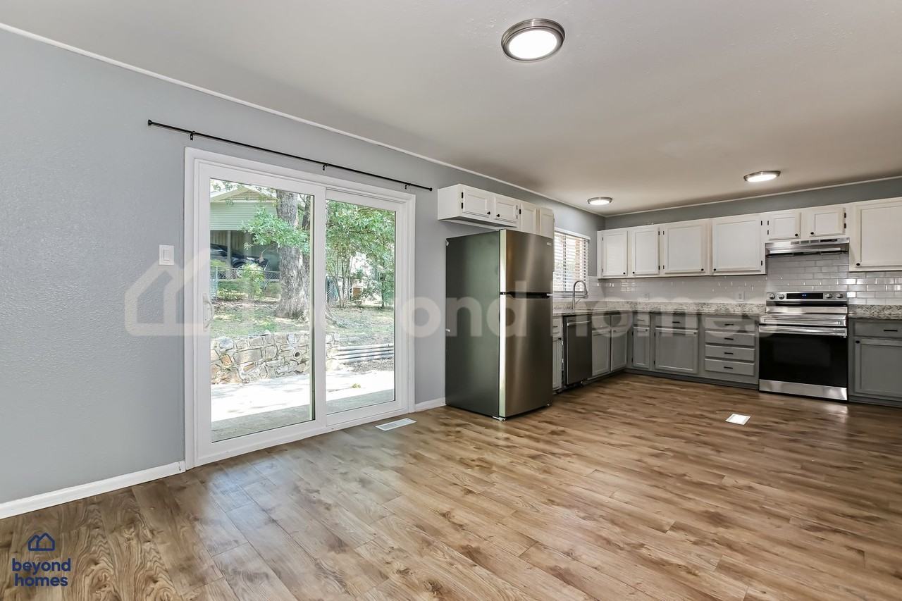 1923 Biscayne Dr - Photo 5 of 20
