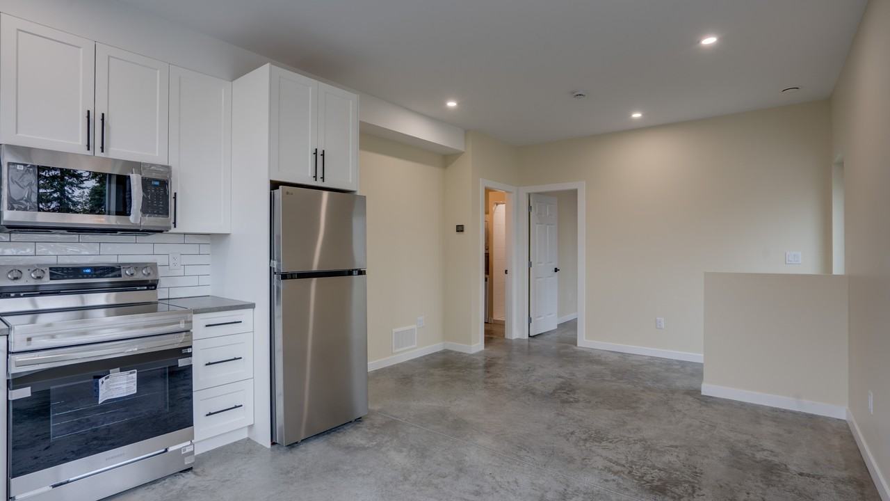 114 Birch Cres #2 - Photo 4 of 9