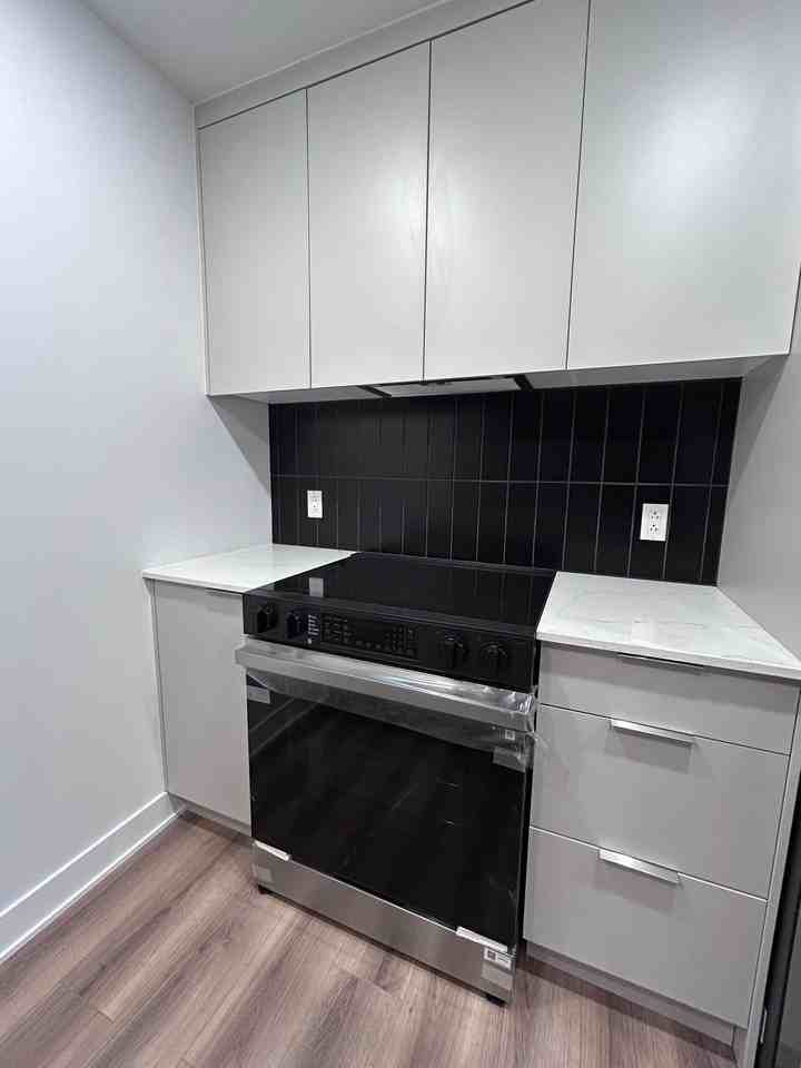 4800 Boulevard Robert #303 - Photo 2 of 8