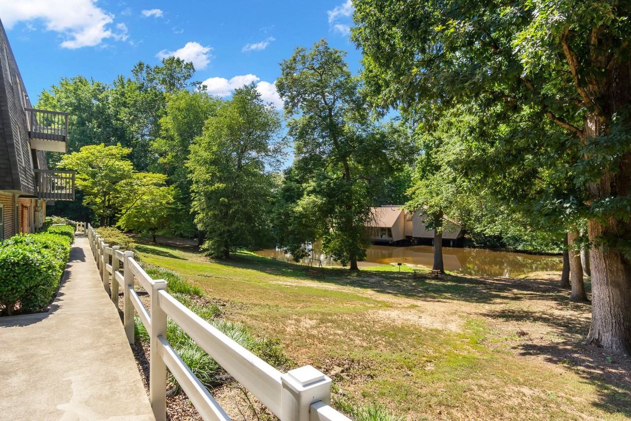 Overbrook Place Apartments - Photo 4 of 37