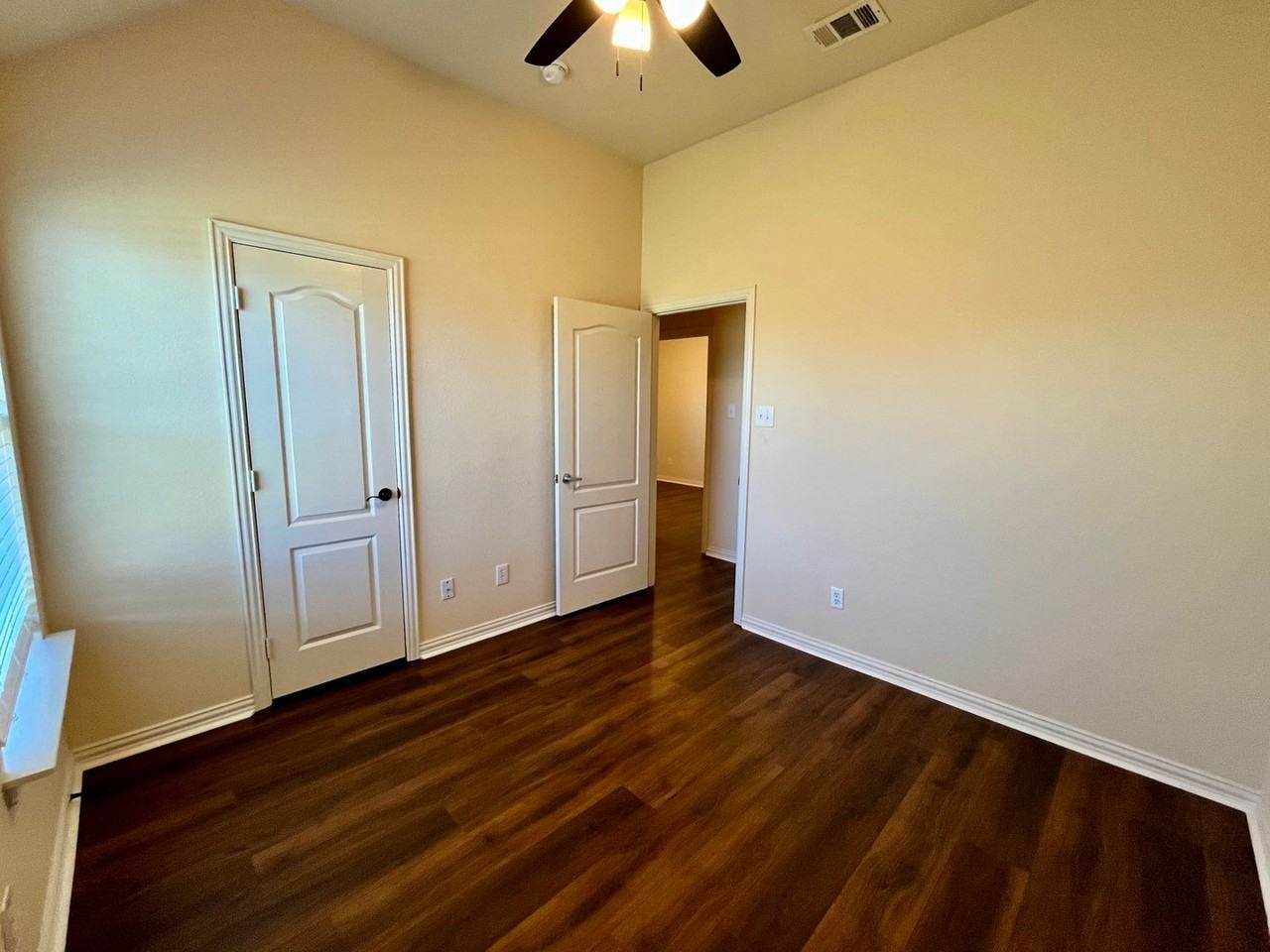 921 Raleigh Path Rd - Photo 6 of 23