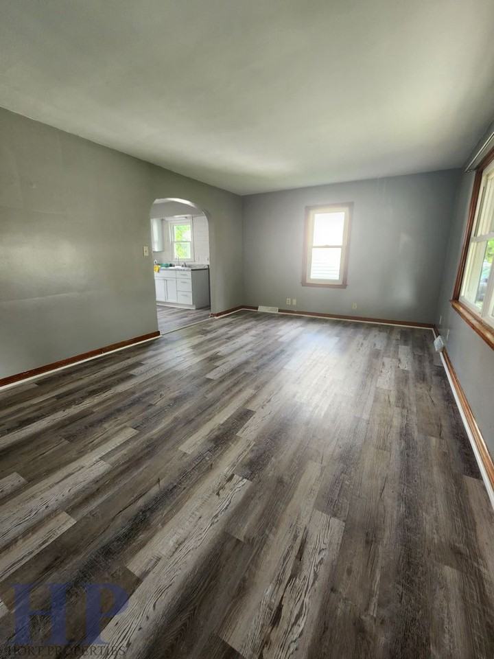 2616 Dewitt Ave - Photo 3 of 7