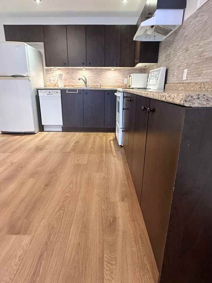 2065 McFadden Street #BSMT - Photo 3 of 31