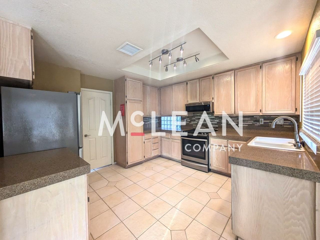44245 Villeta Dr - Photo 3 of 13