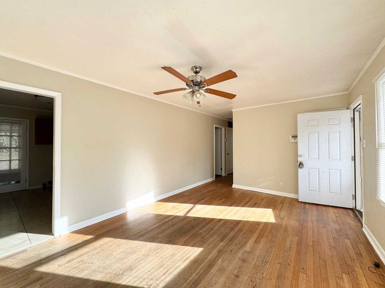 2902 Holmes Rd - Photo 3 of 7