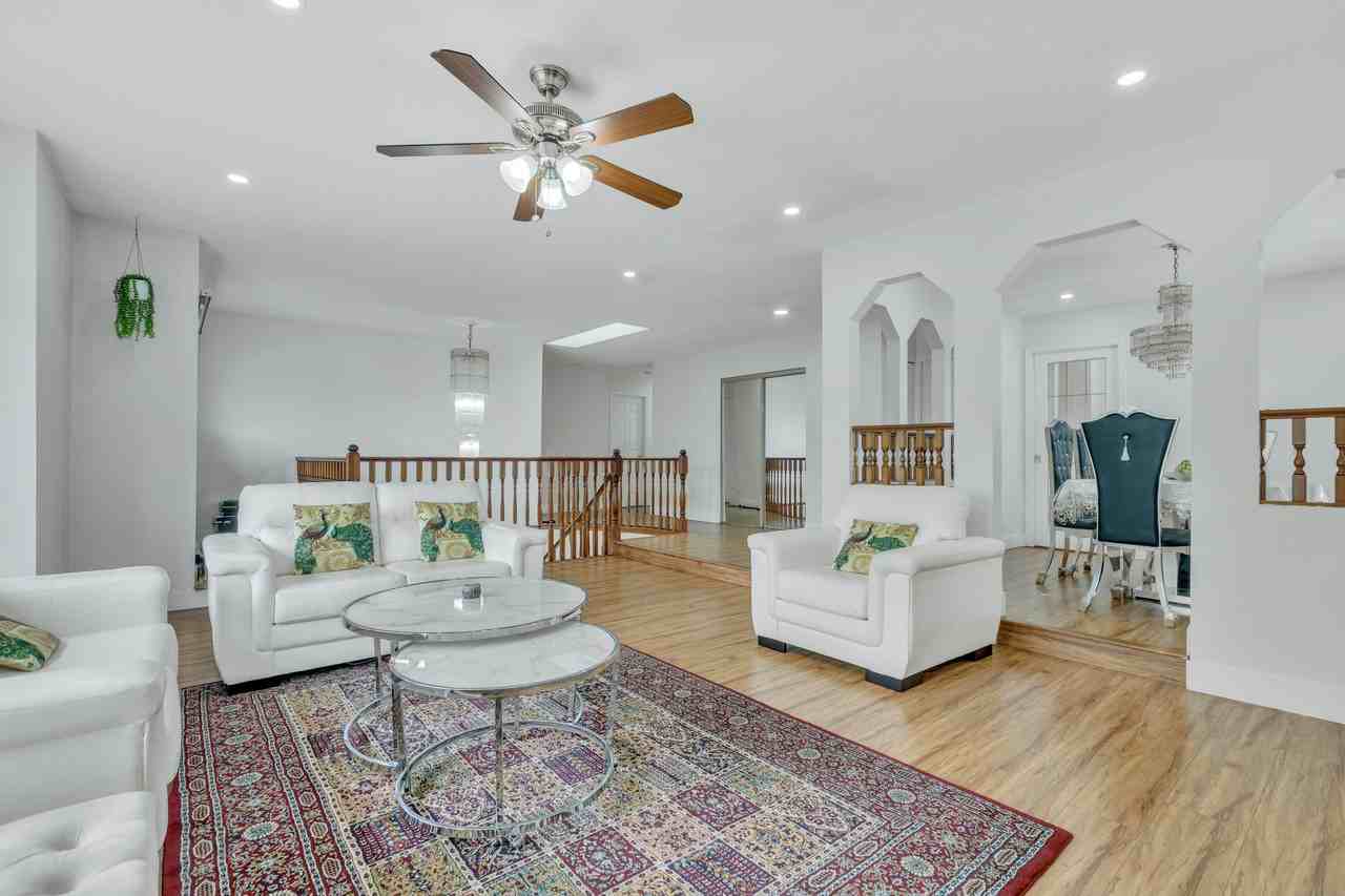 12474 90A Avenue - Photo 7 of 17