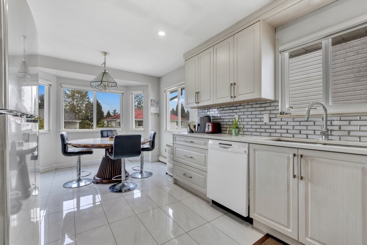 12474 90A Avenue - Photo 3 of 17