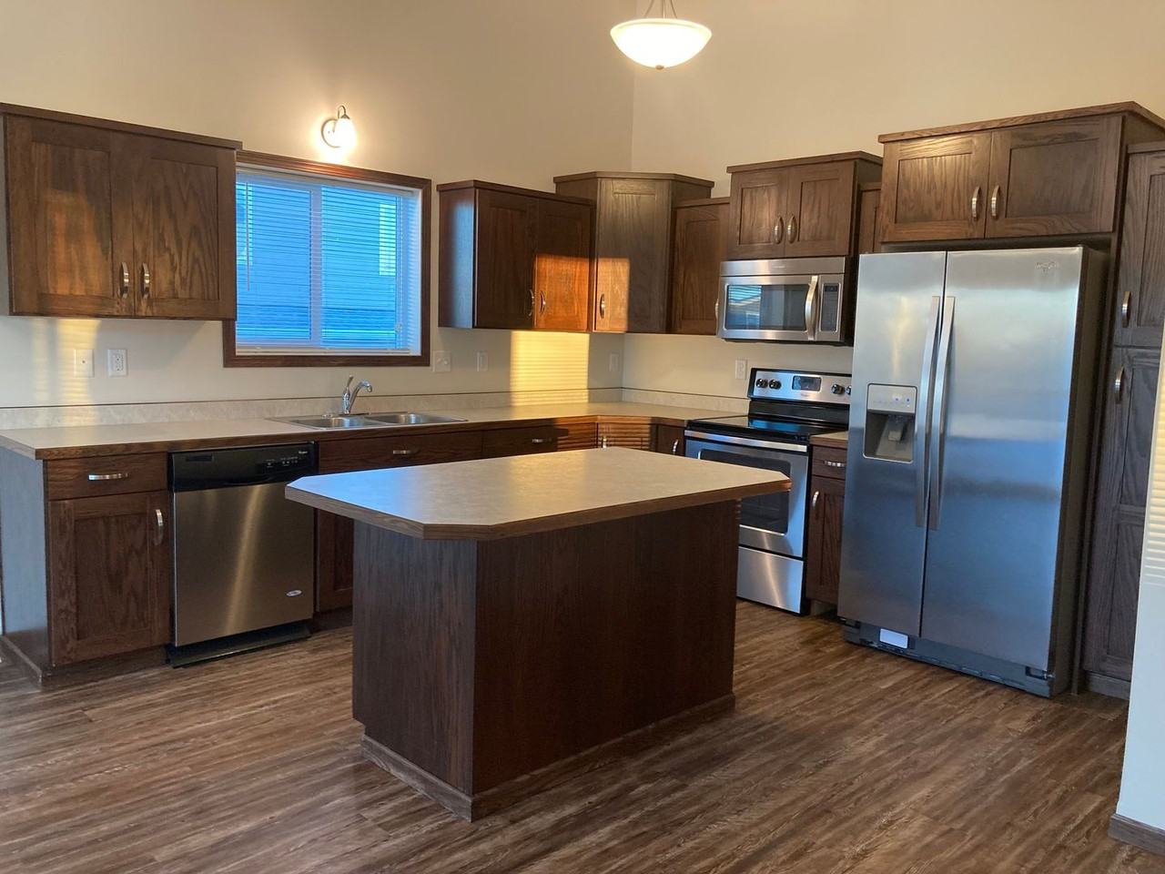 1325 30th Ave W - Photo 4 of 12
