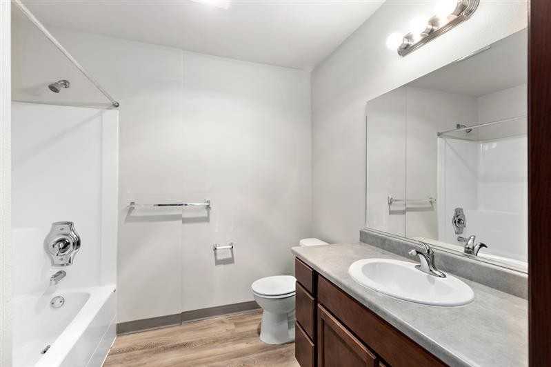300 E 9th Ave