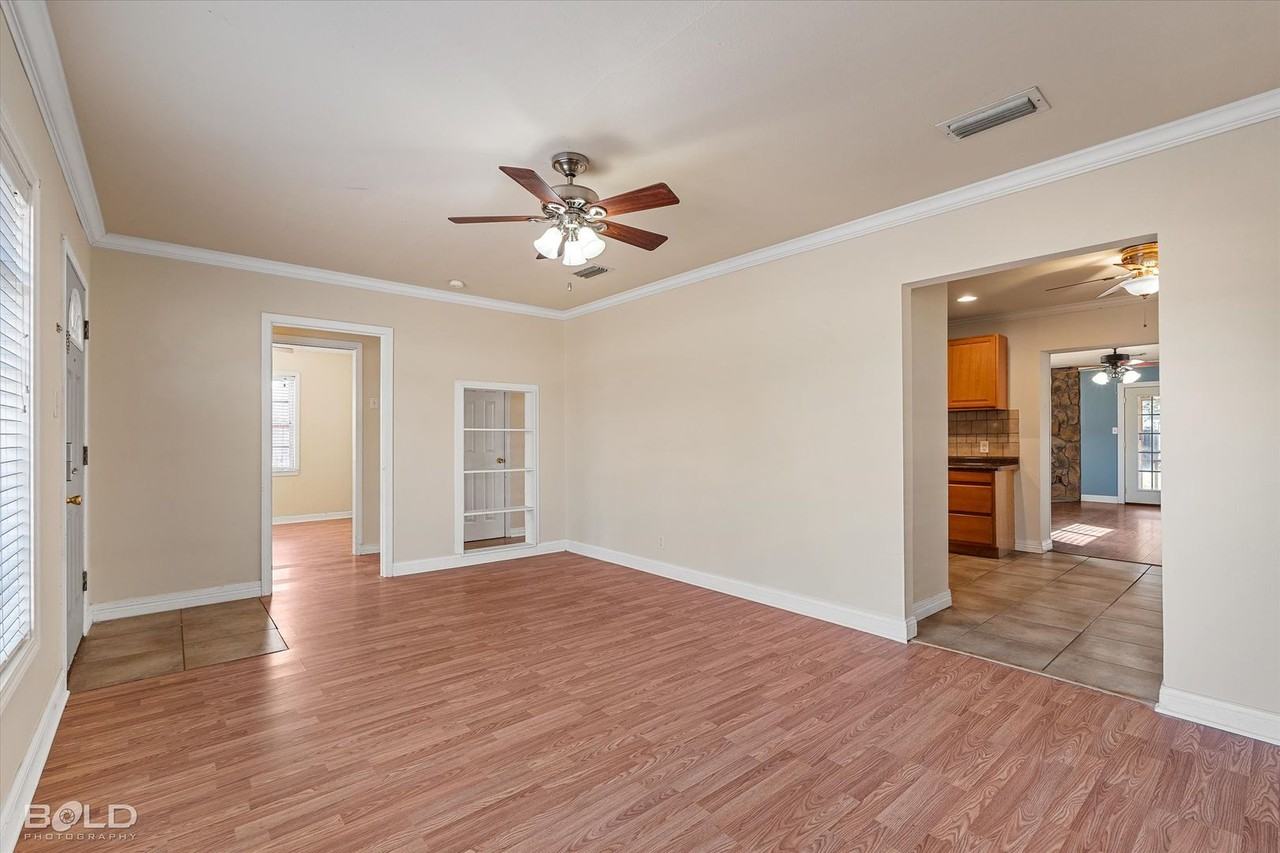2726 W Cavett Dr - Photo 6 of 37