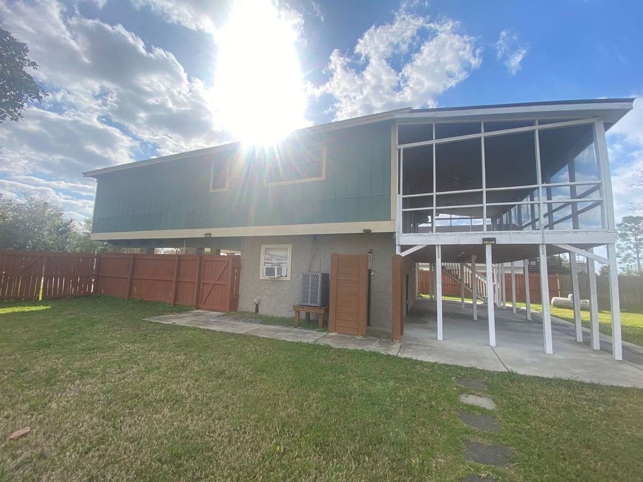 1512 S Kimbrel Ave - Photo 5 of 18