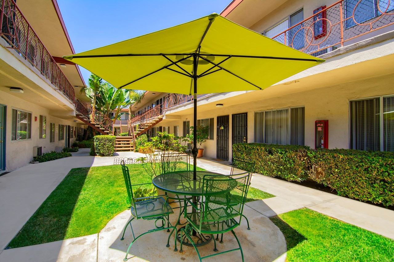 128 West Maple Street - Photo 4 of 9