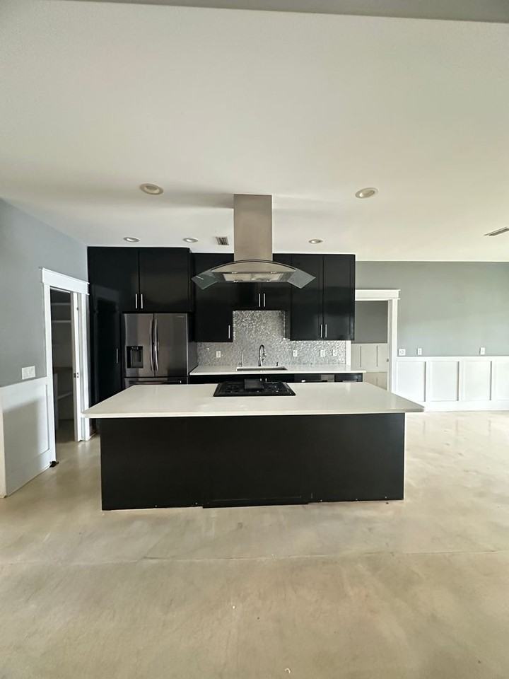 180 Freedom Hts - Photo 2 of 49