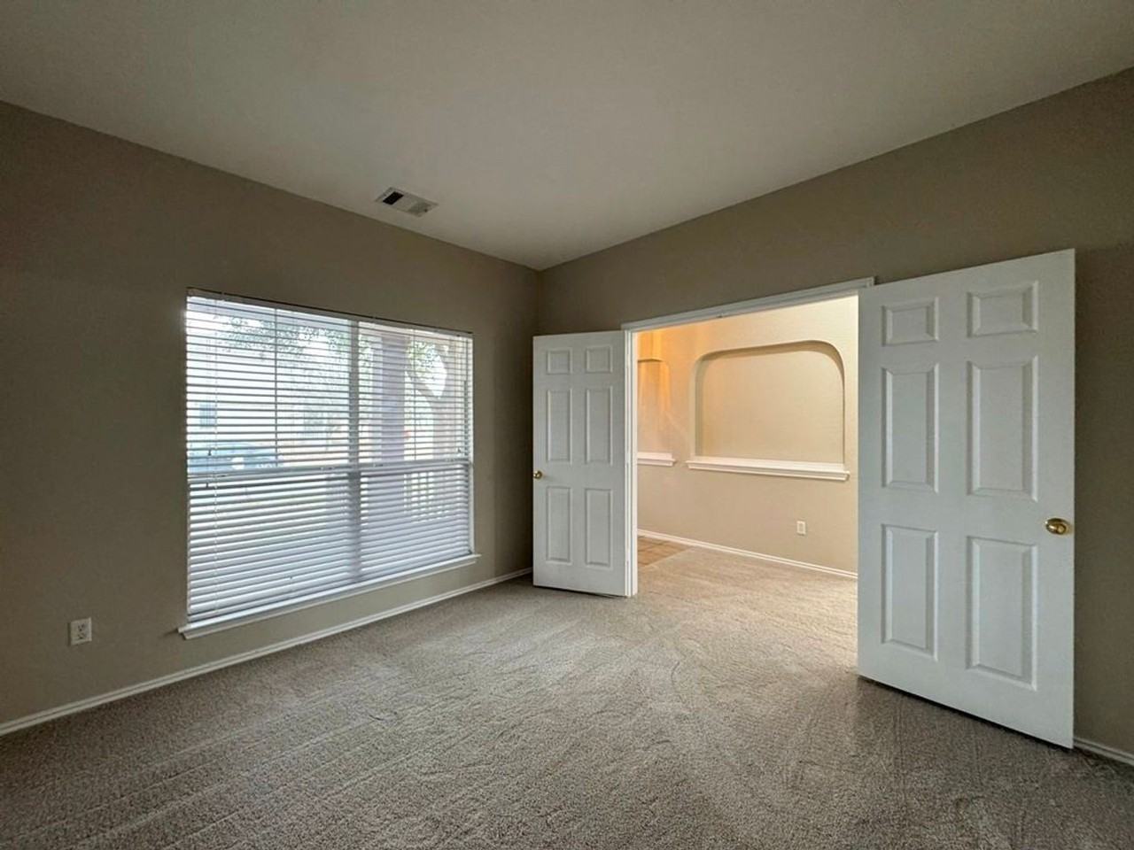 544 Hogan - Photo 5 of 46