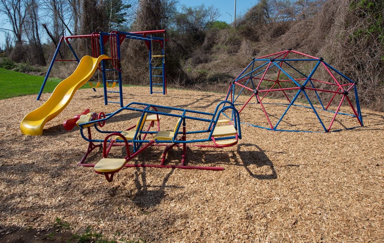 Rent in North Haven, convenient to everything! - Photo 6 of 7