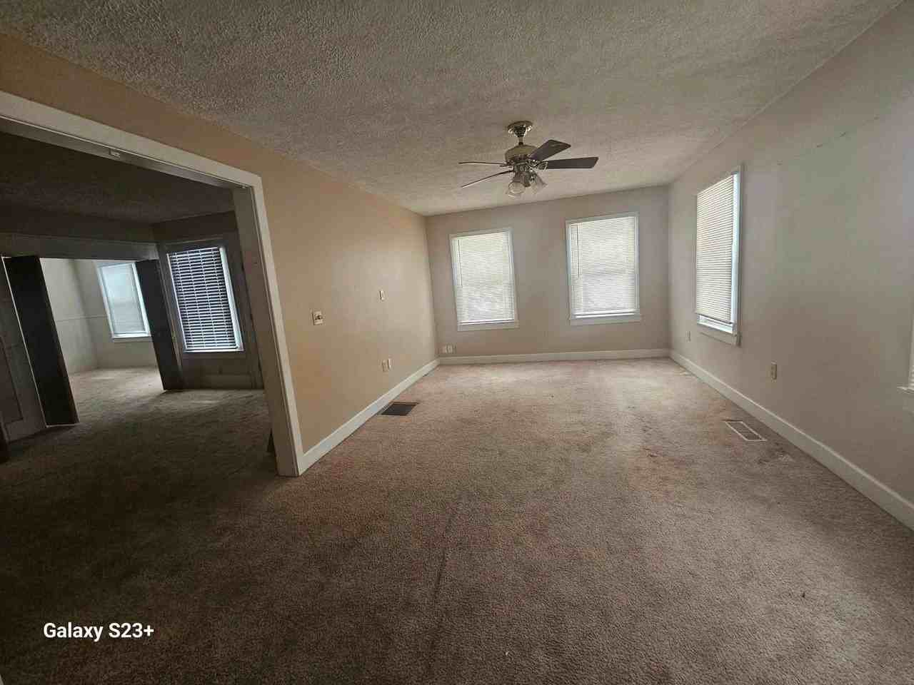 547 E Main St - Photo 3 of 14