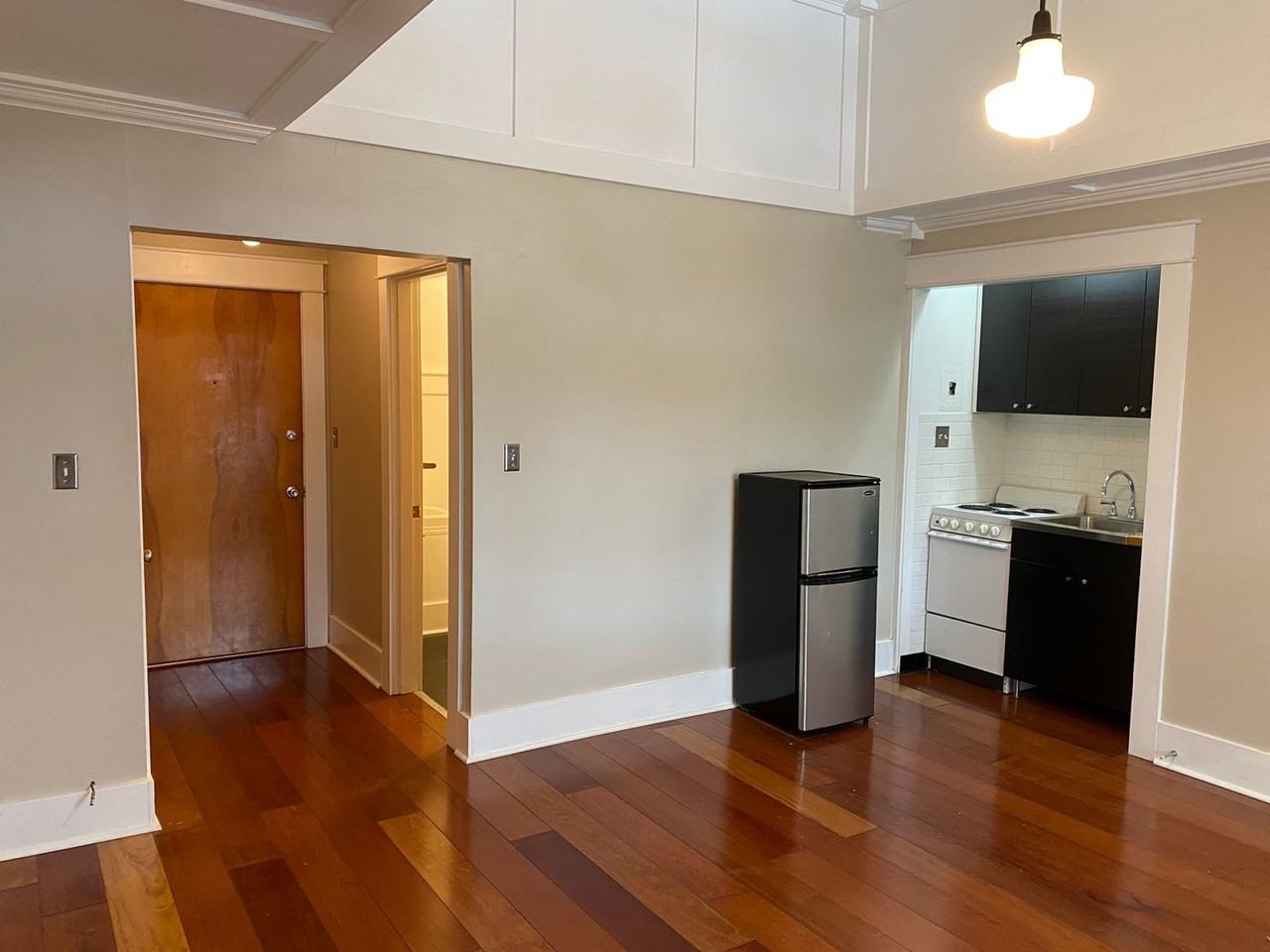 Alexandra Court Apartments - Photo 3 of 14